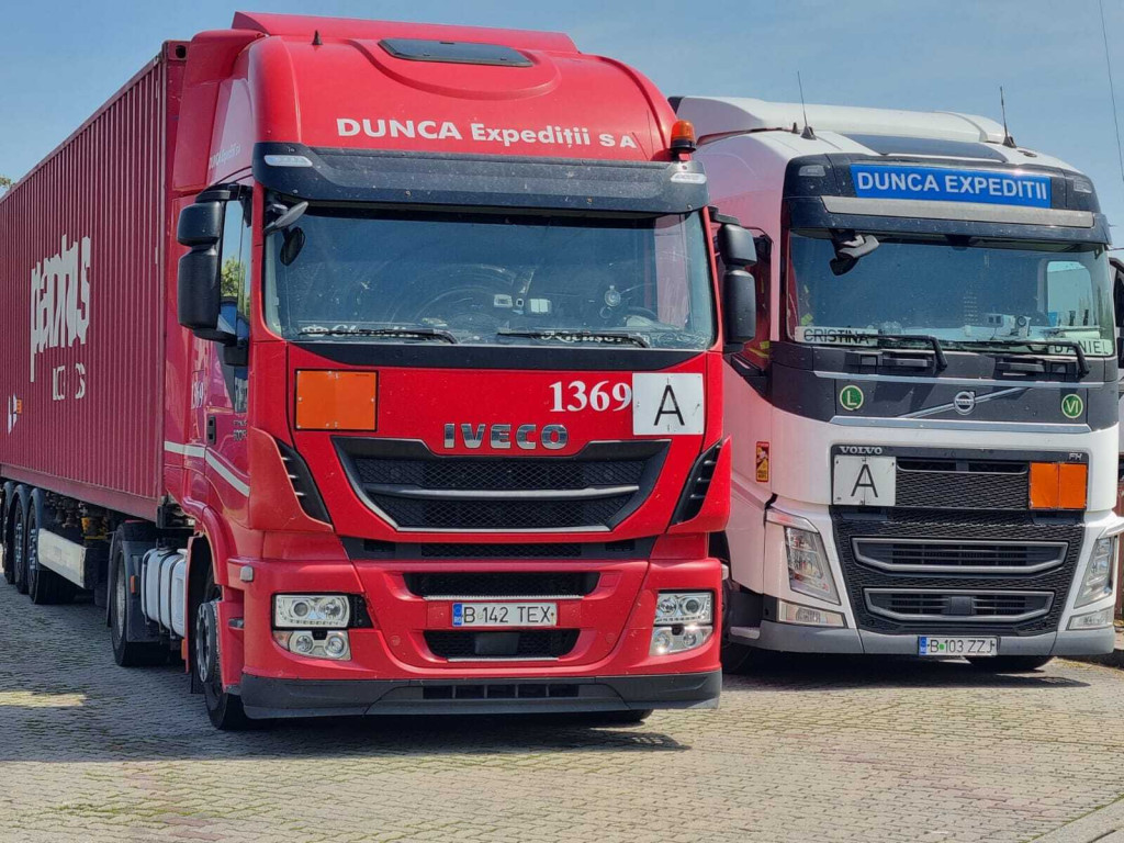 Камион за опасни товари на път към контейнерния терминал Eurogate във Вилхелмсхафен